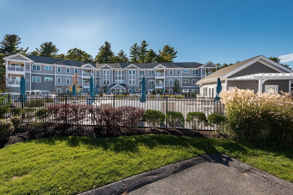 2 Longwood Lane # 209
