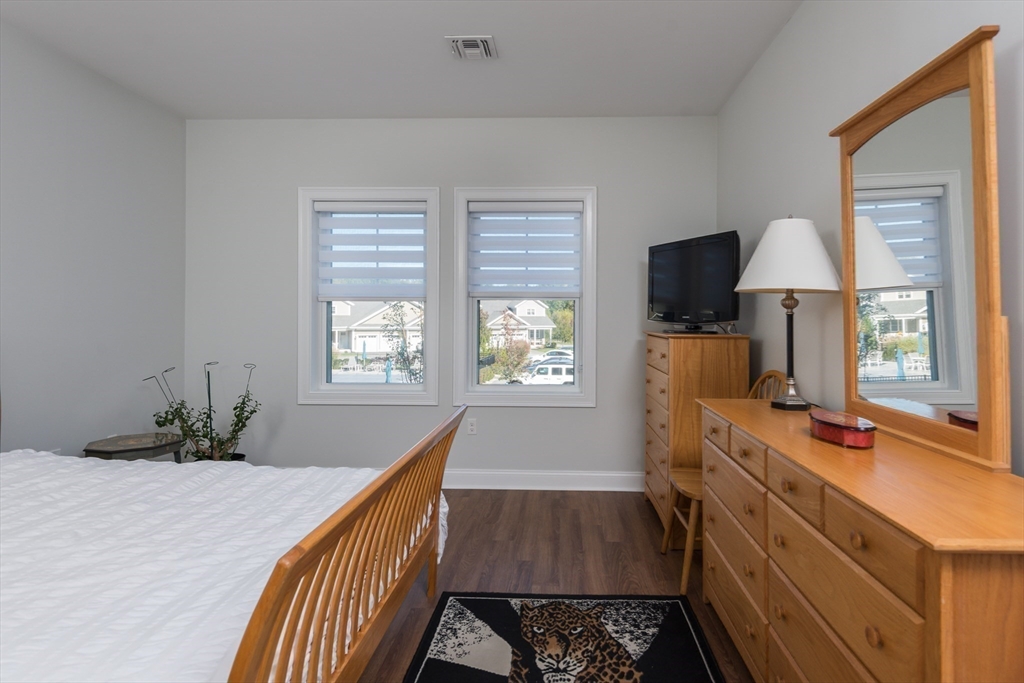 2 Longwood Lane # 209