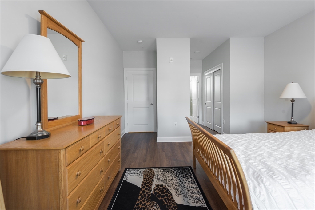2 Longwood Lane # 209