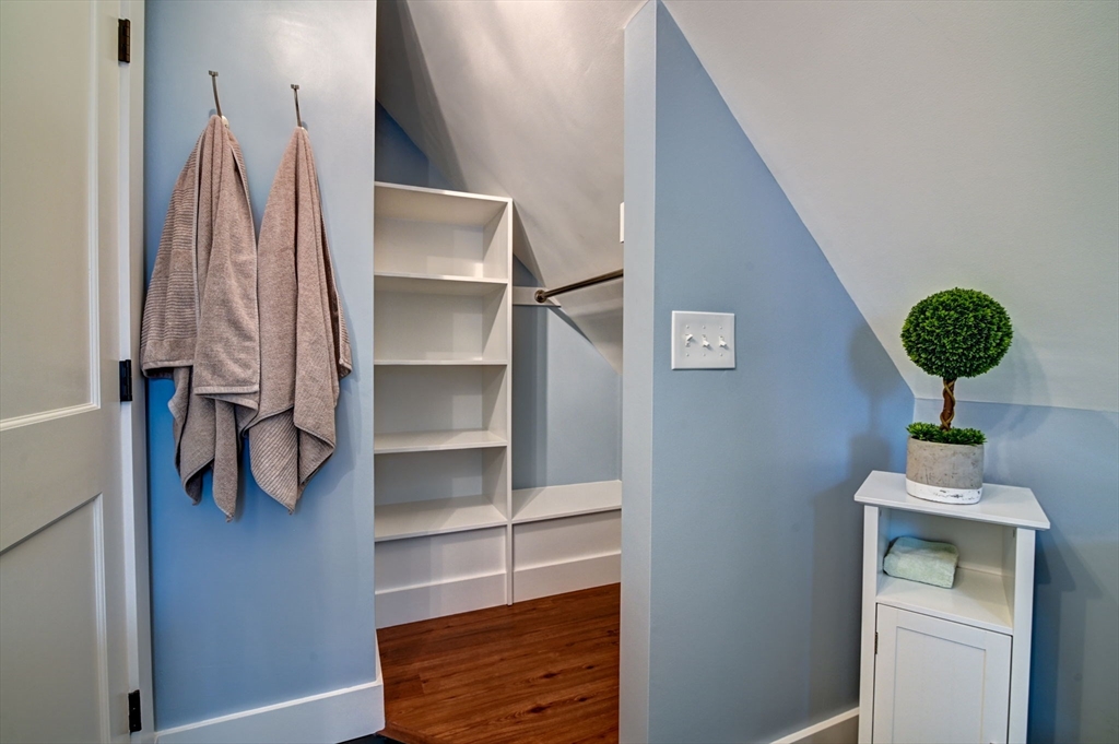 87 Hamden Cir