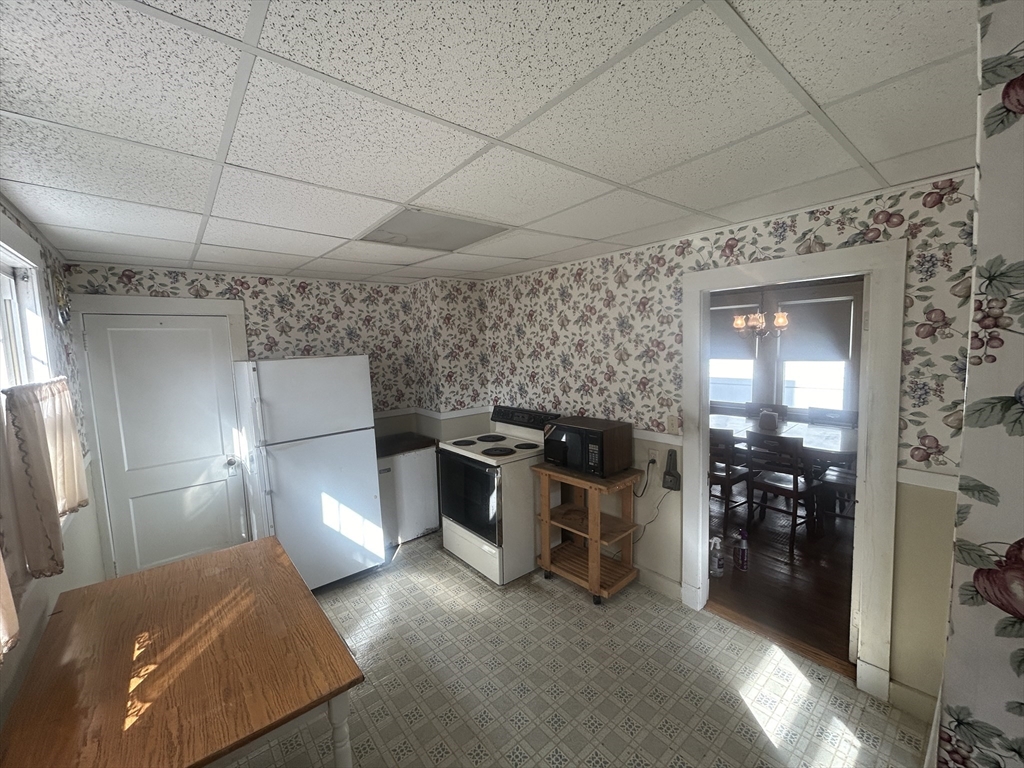 6 Lillian Rd