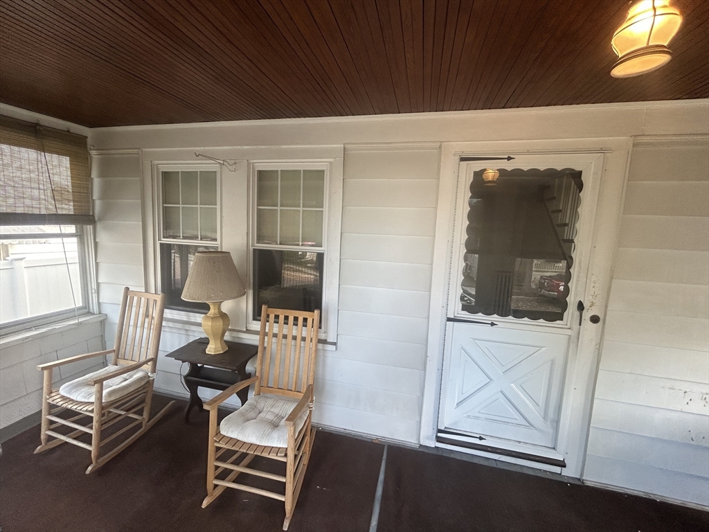 6 Lillian Rd
