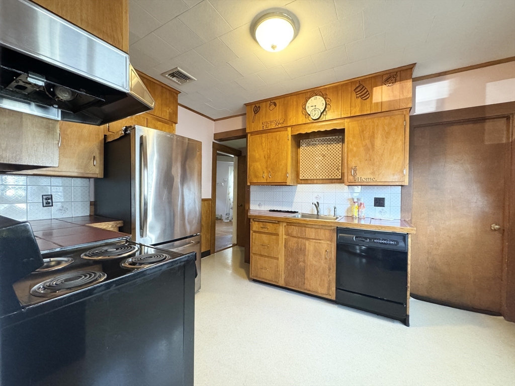 217 Holbrook Rd
