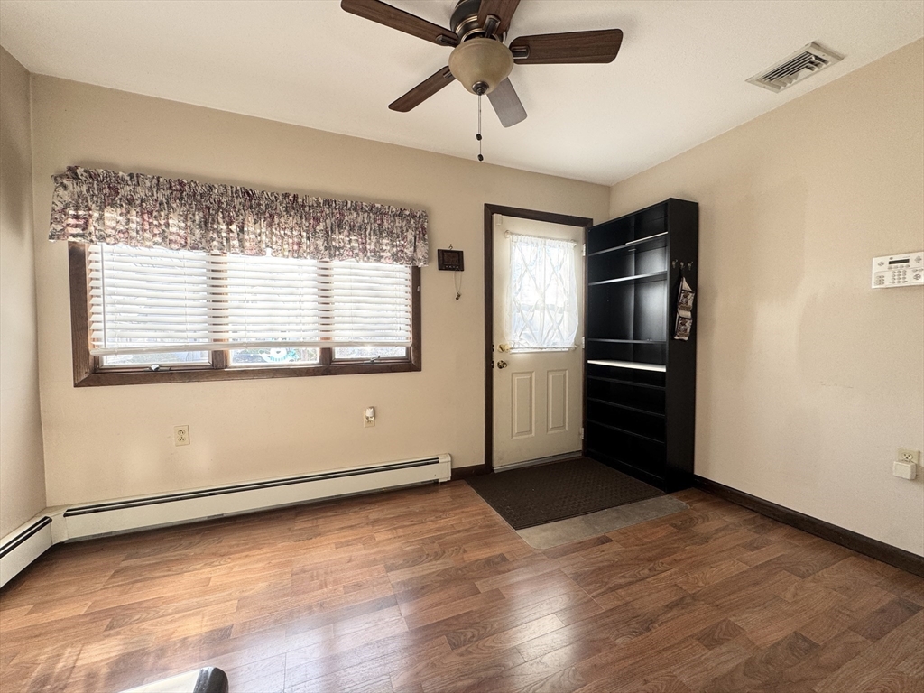 217 Holbrook Rd