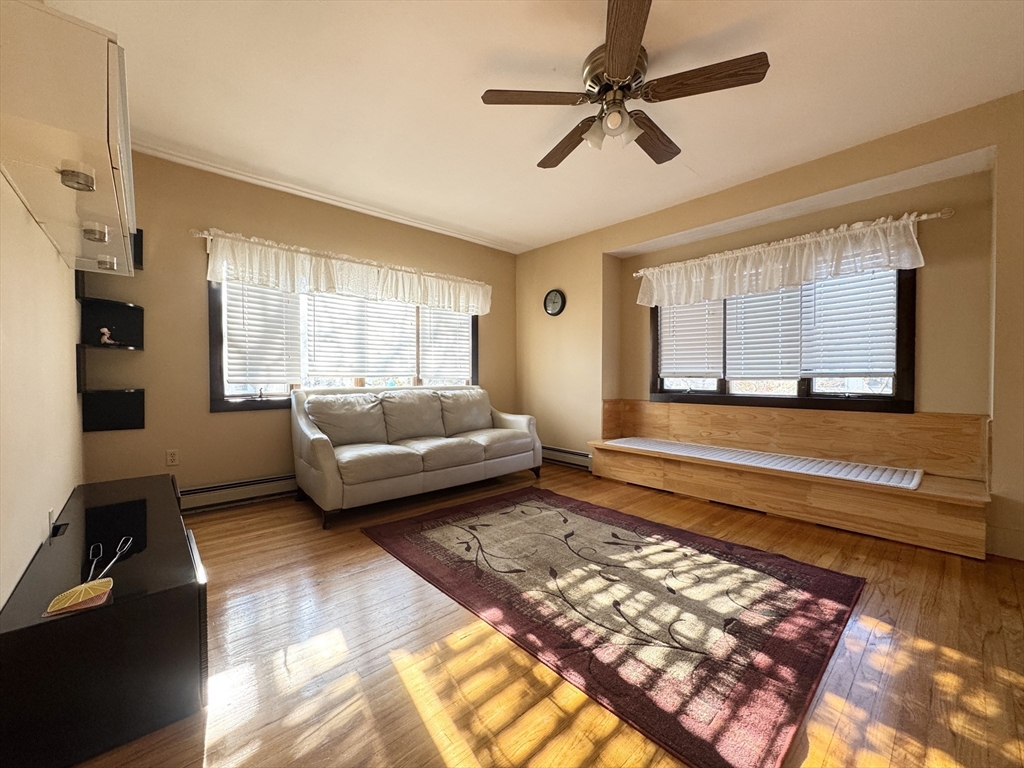 217 Holbrook Rd