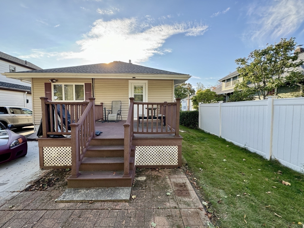 217 Holbrook Rd