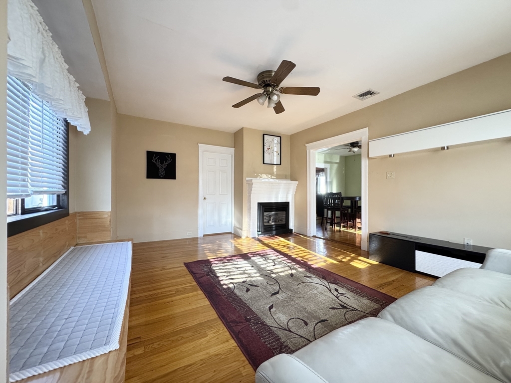 217 Holbrook Rd