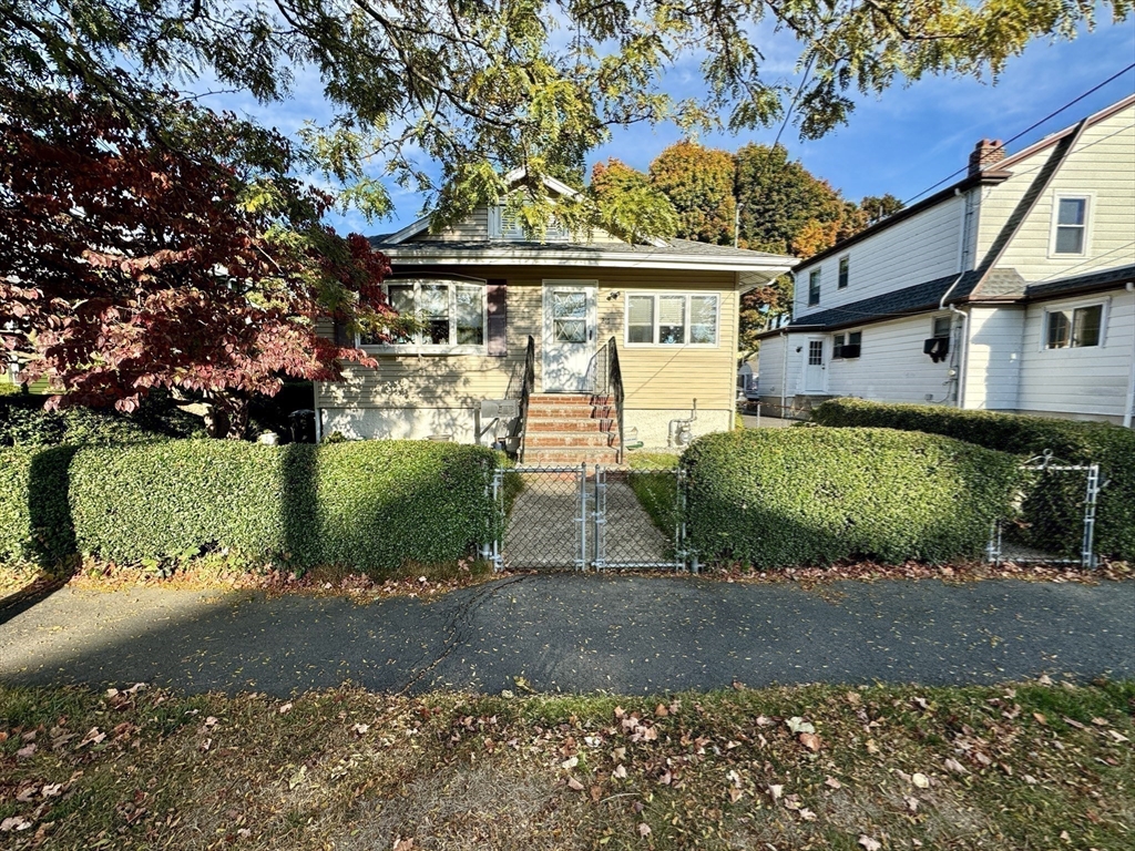 217 Holbrook Rd
