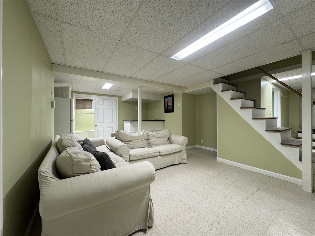 217 Holbrook Rd