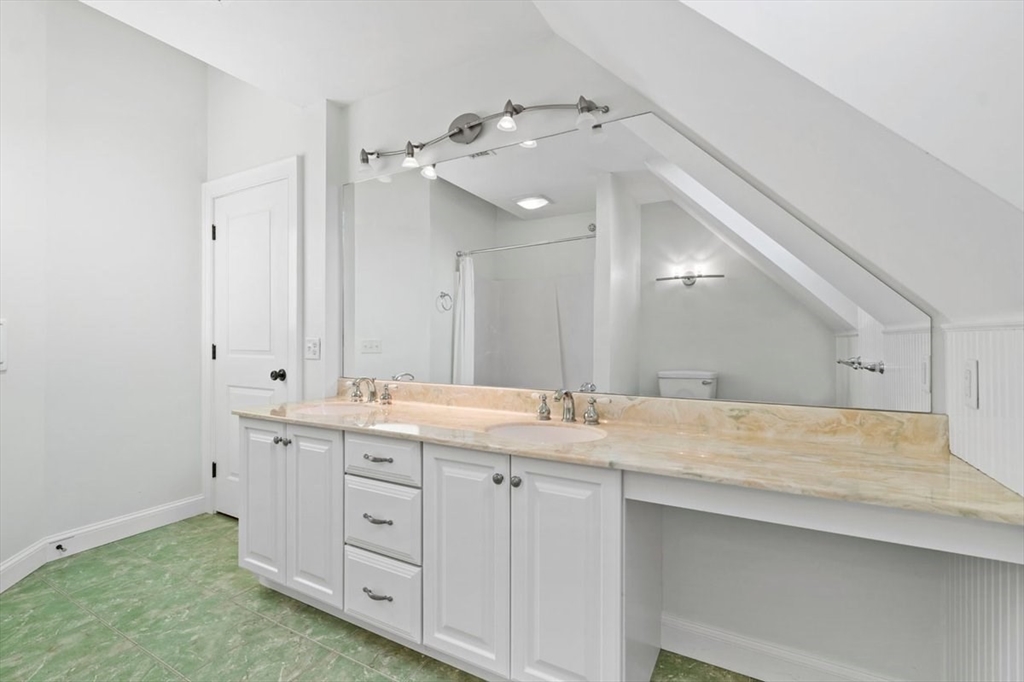 32 Owen Dr