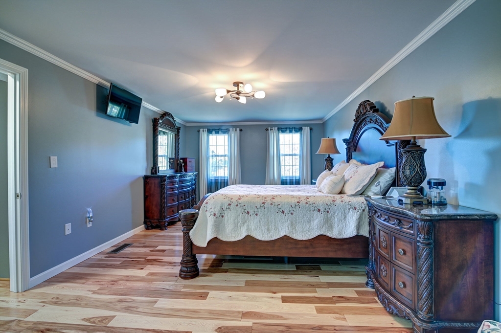 35 Blackberry Fields Rd