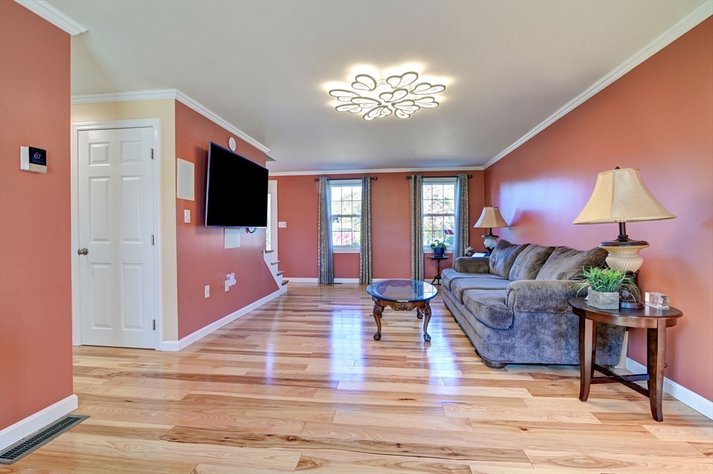 35 Blackberry Fields Rd