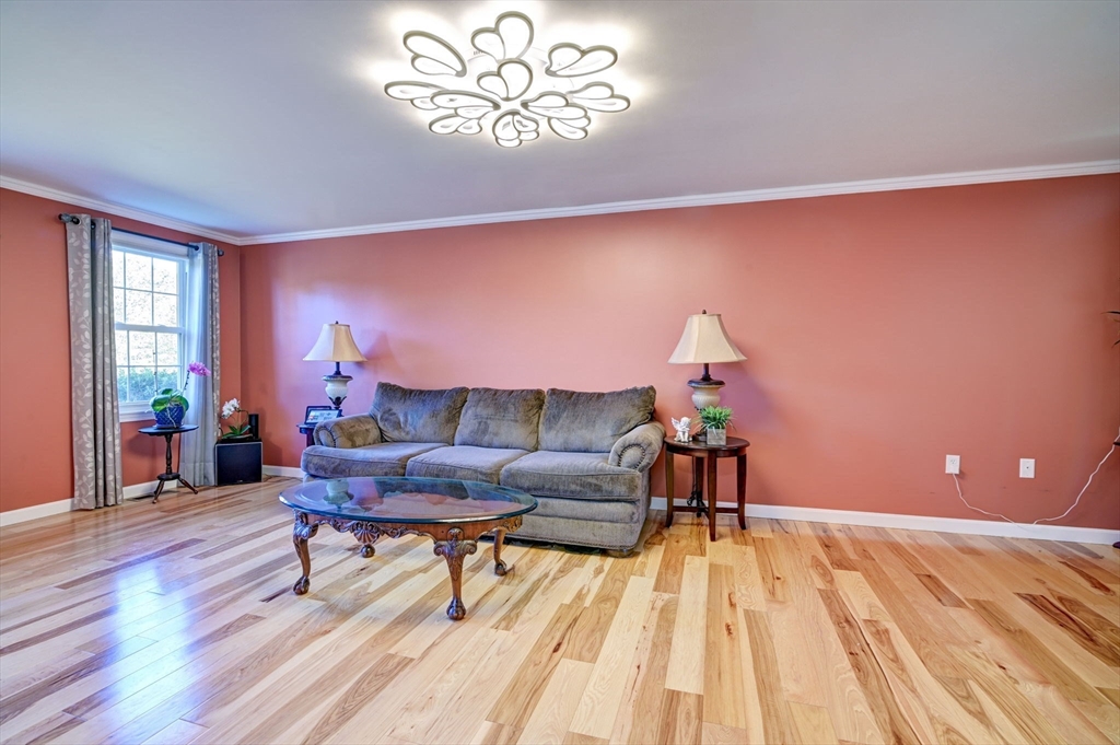 35 Blackberry Fields Rd