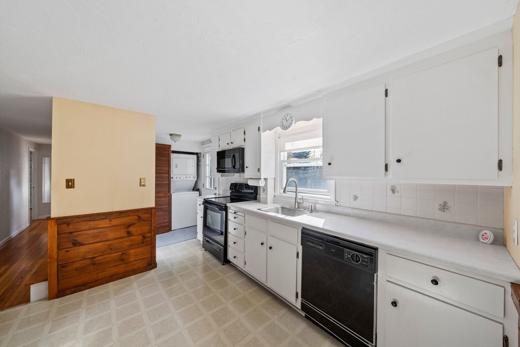 15 Great Republic Ave