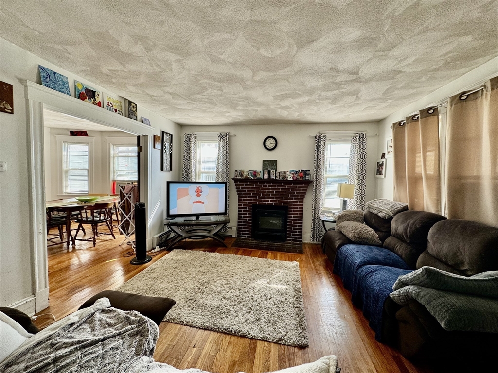 109 Waterston Ave # 1