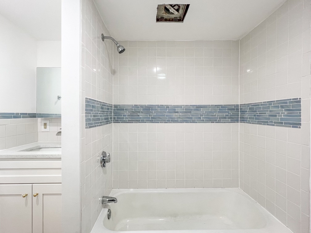 23 Common St # 1