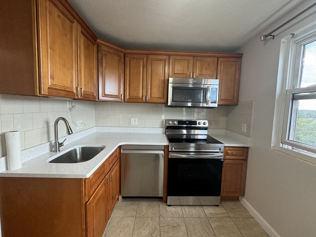 115 W Squantum St # 706