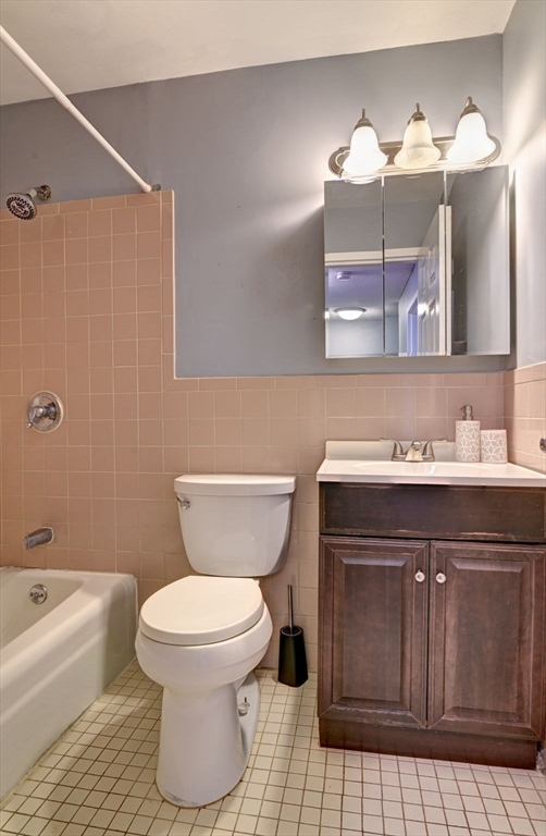 2 Adam St # 9