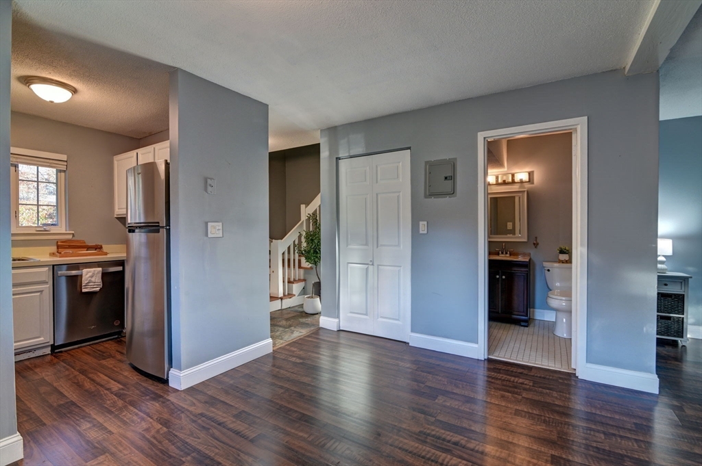 2 Adam St # 9