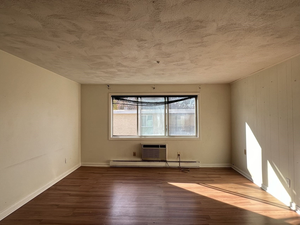 16 Nelson Dr. # 3B