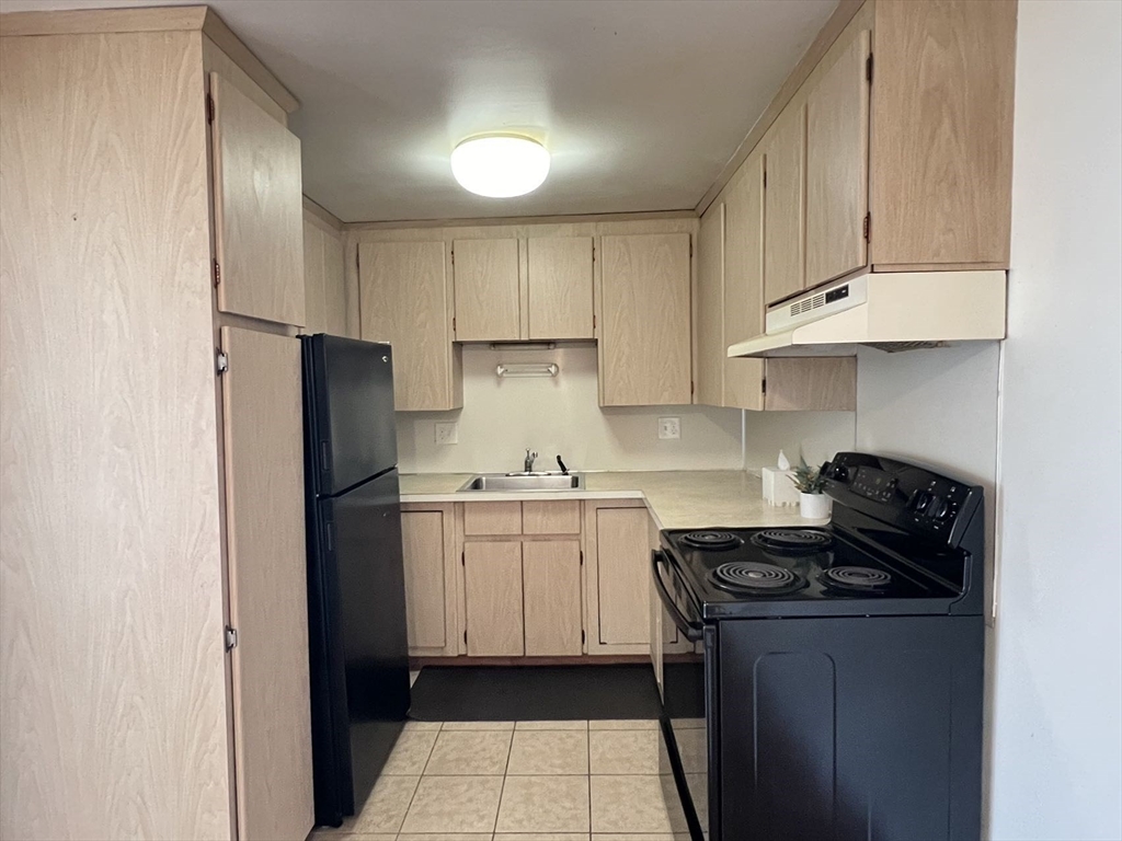 16 Nelson Dr. # 3B