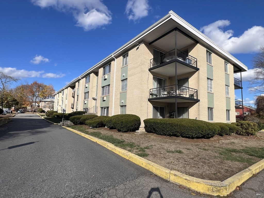 16 Nelson Dr. # 3B