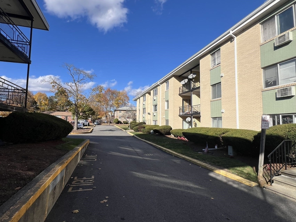 16 Nelson Dr. # 3B