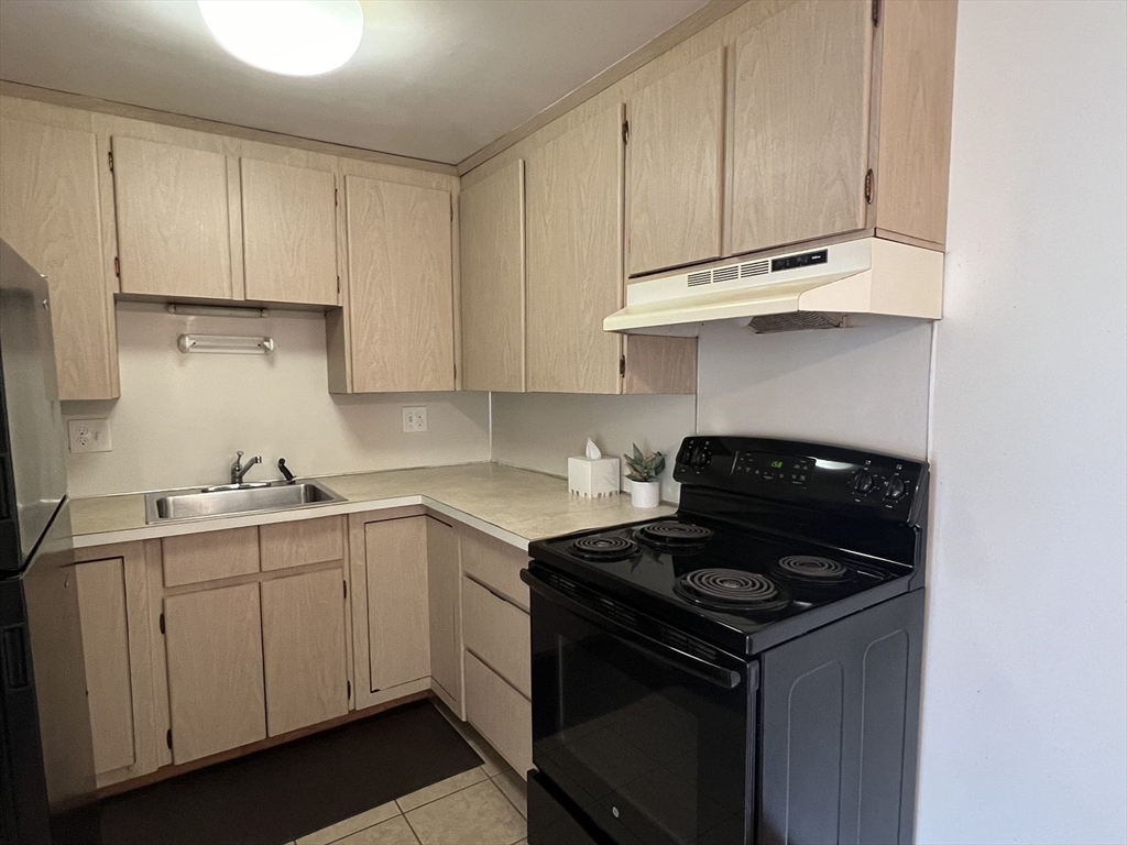 16 Nelson Dr. # 3B