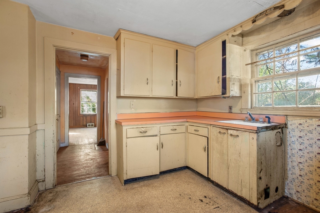 6 Eleanor Rd