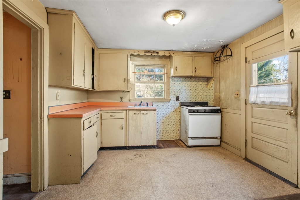 6 Eleanor Rd