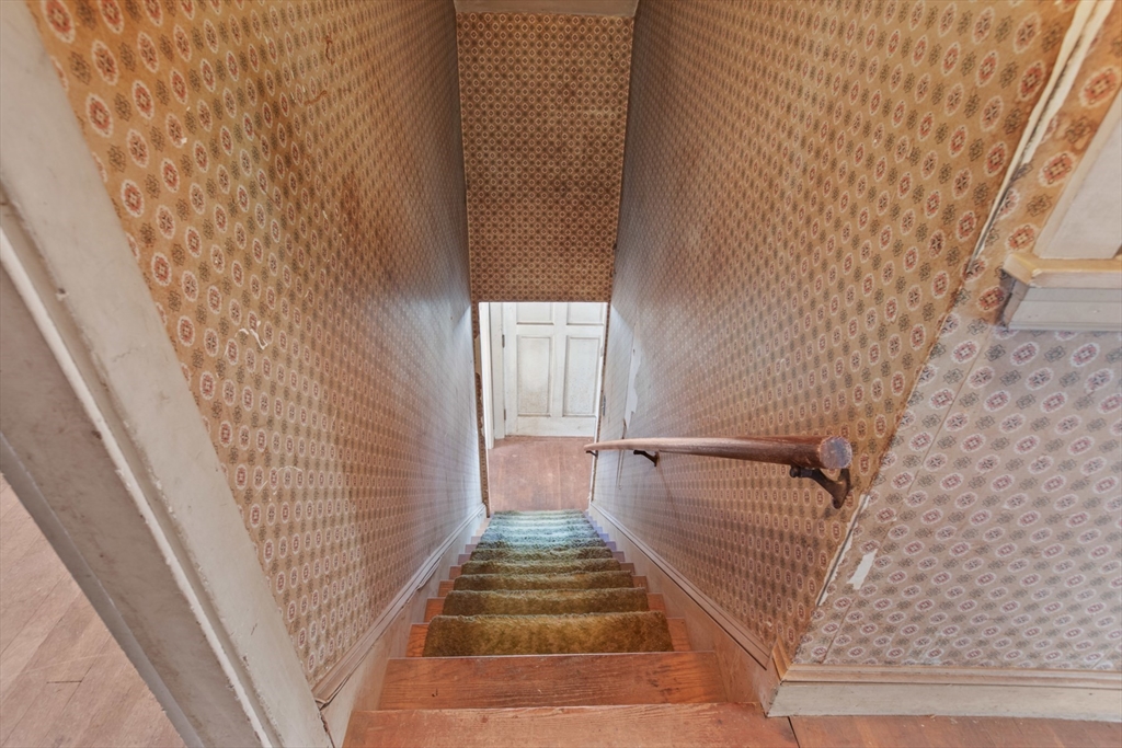 6 Eleanor Rd