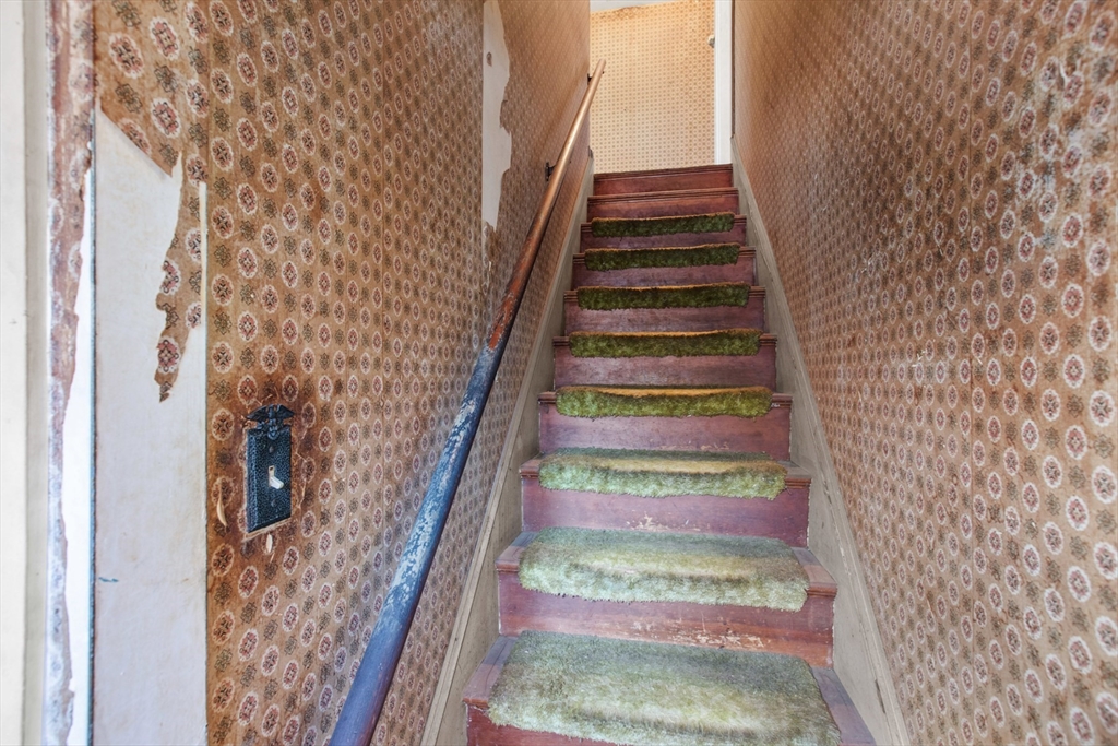 6 Eleanor Rd