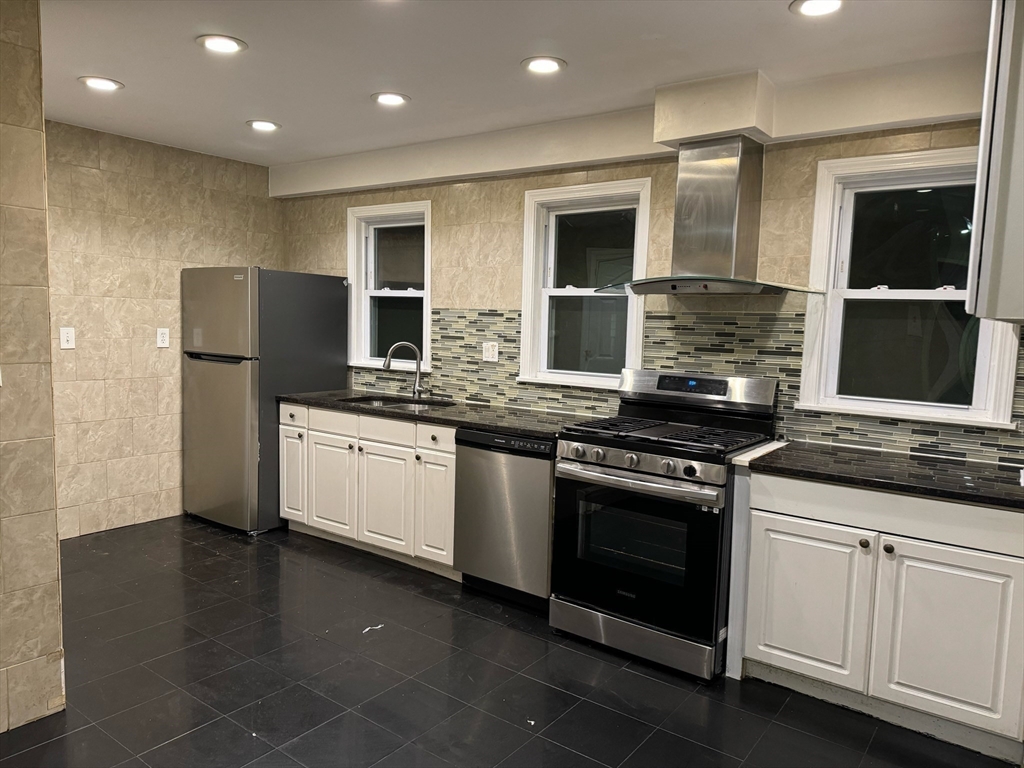 677 Union St # 1