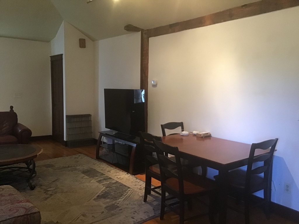 5 Nemasket St