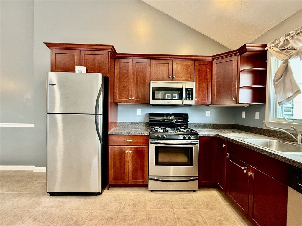 84 Pearl St # 5