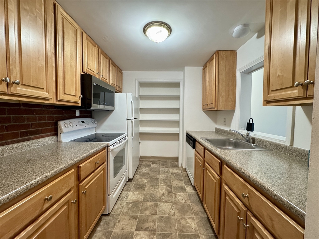 46 Greentree Ln # 38