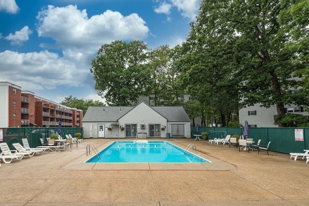 46 Greentree Ln # 38