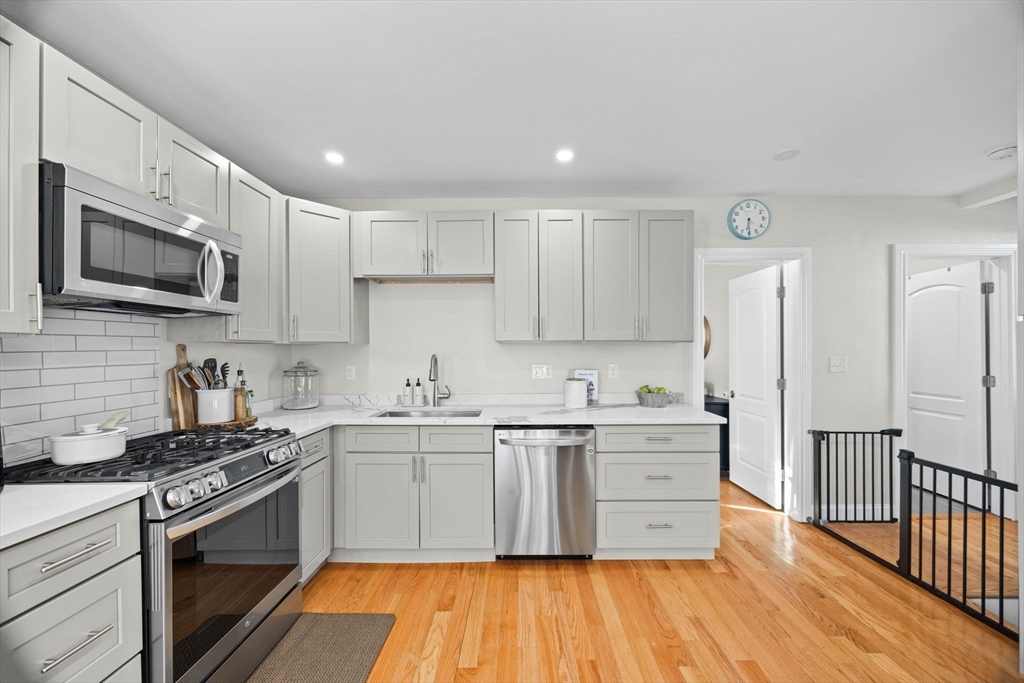 11 Electric Ave