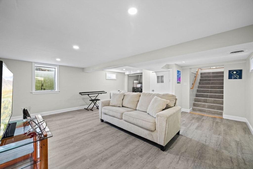11 Electric Ave