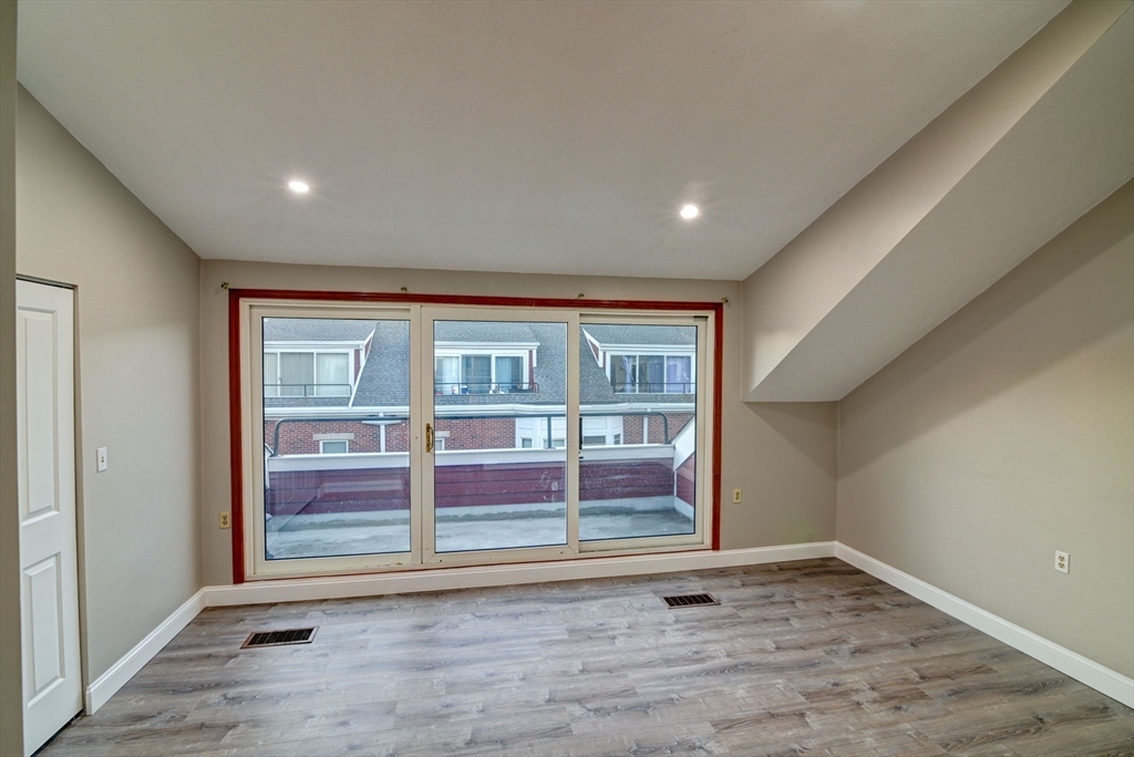 152 Quincy Shore Dr Unit: 24