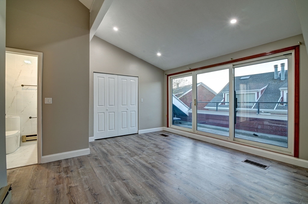 152 Quincy Shore Dr Unit: 24