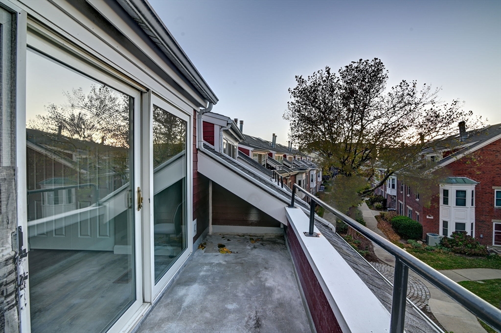 152 Quincy Shore Dr Unit: 24