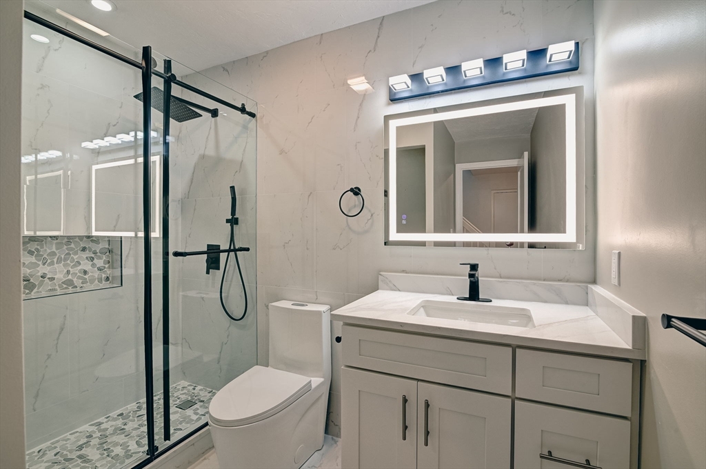 152 Quincy Shore Dr Unit: 24