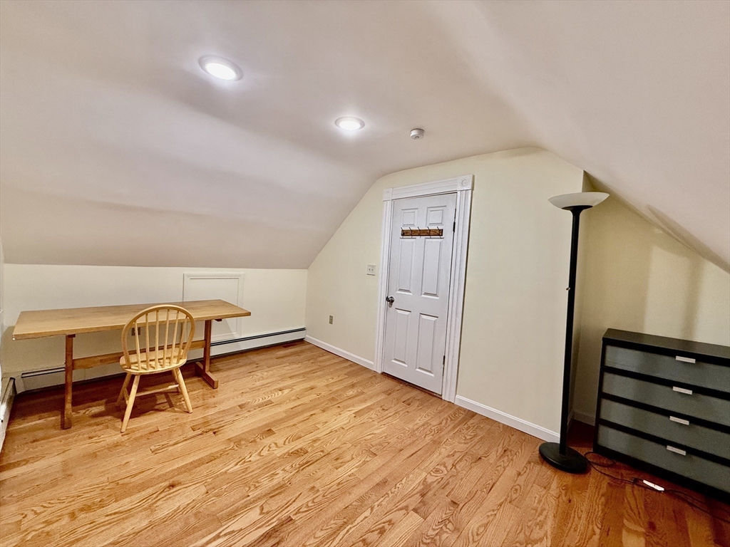 207 Whitwell St # 2