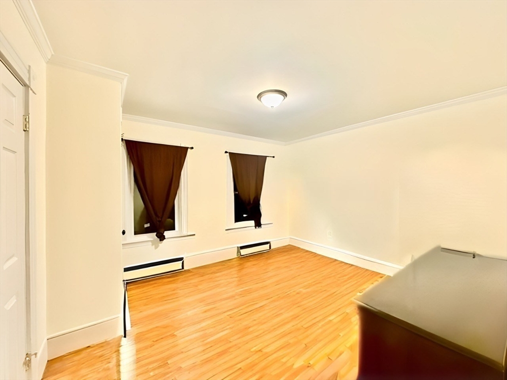 207 Whitwell St # 2