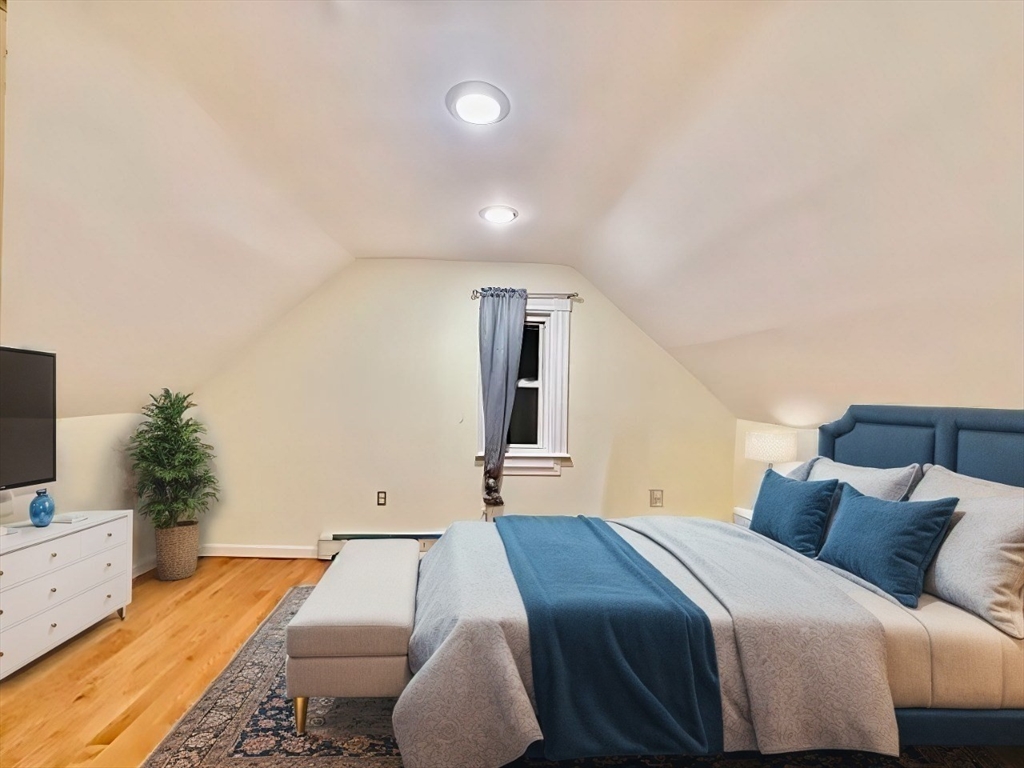207 Whitwell St # 2