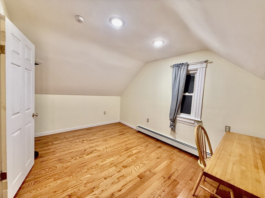 207 Whitwell St # 2