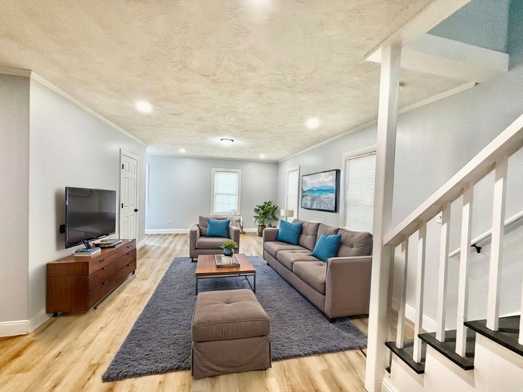 77 Pond St # 1