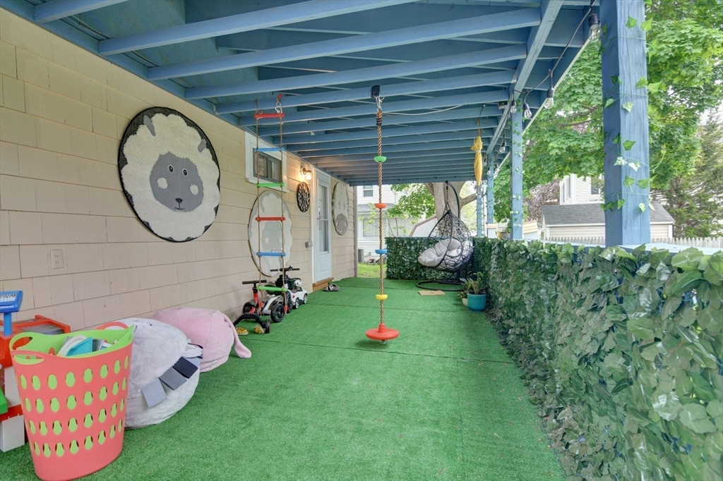 30 Gould St