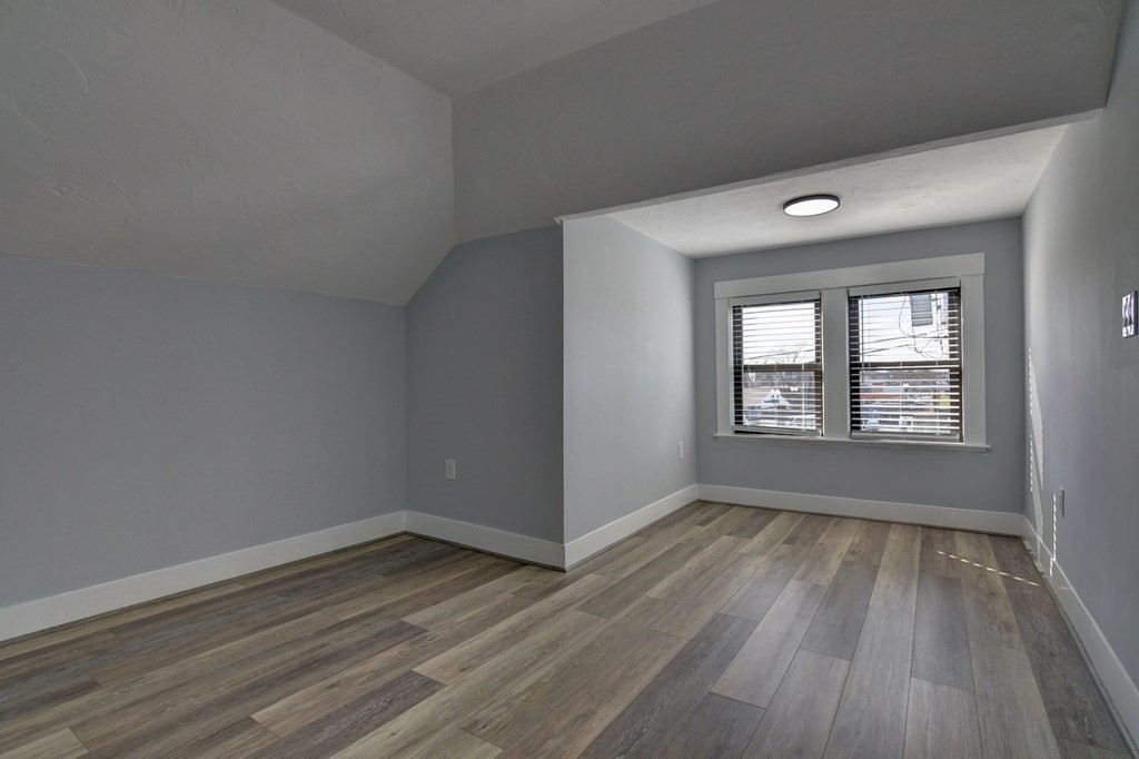 9 Elm Ave # 9